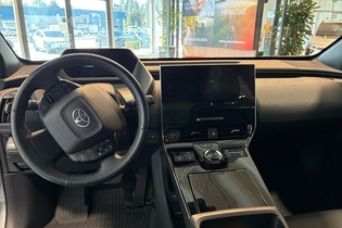 Toyota bZ4X vaihtoauto