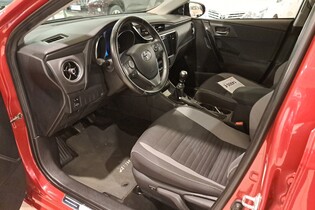 Toyota Auris vaihtoauto