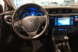 Toyota Auris vaihtoauto