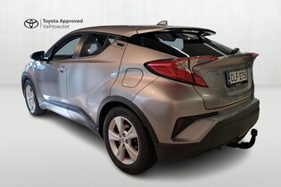 Toyota C-HR vaihtoauto