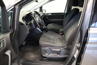 Volkswagen Touran vaihtoauto