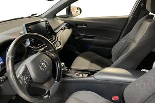 Toyota C-HR vaihtoauto