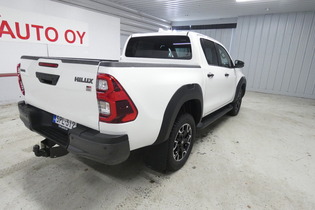 Toyota Hilux vaihtoauto