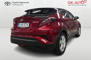 Toyota C-HR vaihtoauto
