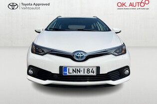 Toyota Auris vaihtoauto