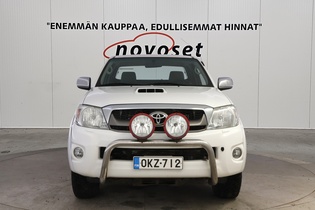 Toyota Hilux vaihtoauto