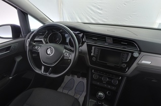 Volkswagen Touran vaihtoauto