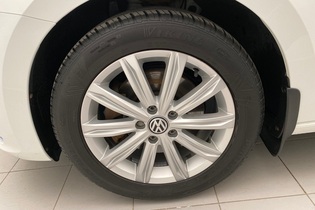Volkswagen Touran vaihtoauto