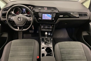 Volkswagen Touran vaihtoauto