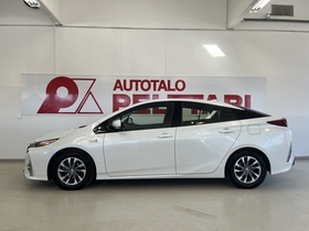 Toyota Prius PHEV vaihtoauto