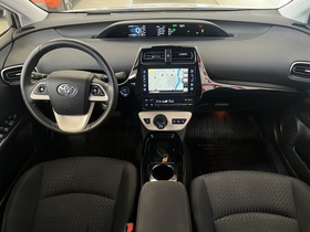 Toyota Prius PHEV vaihtoauto