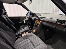 Mercedes-Benz 230 vaihtoauto