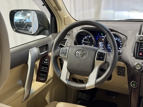 Toyota Land Cruiser vaihtoauto