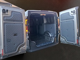 Kia PV5 Cargo vaihtoauto