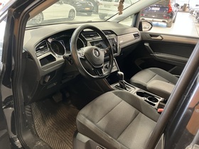 Volkswagen Touran vaihtoauto