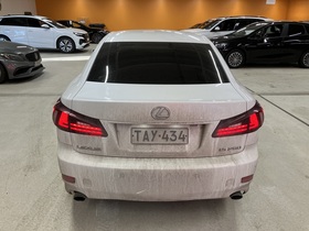 Lexus IS vaihtoauto