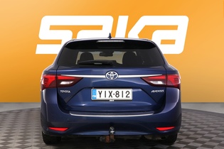 Toyota Avensis vaihtoauto