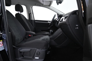 Volkswagen Touran vaihtoauto