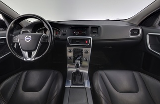 Volvo V60 Cross Country vaihtoauto