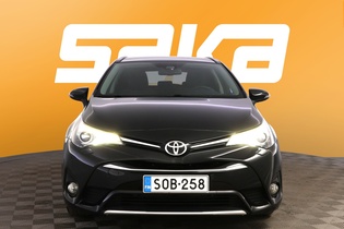 Toyota Avensis vaihtoauto
