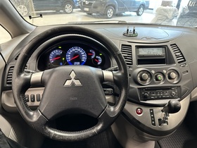 Mitsubishi Grandis vaihtoauto