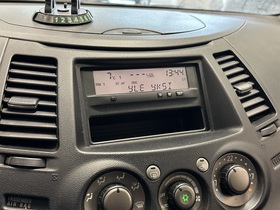 Mitsubishi Grandis vaihtoauto