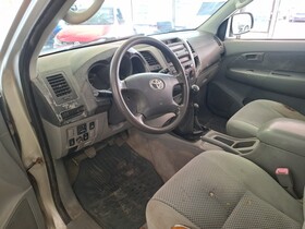 Toyota Hilux vaihtoauto