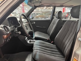 Mercedes-Benz 200 vaihtoauto