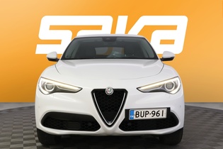 Alfa Romeo Stelvio vaihtoauto