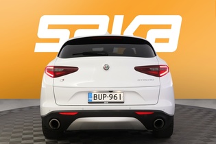 Alfa Romeo Stelvio vaihtoauto