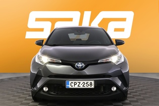 Toyota C-HR vaihtoauto