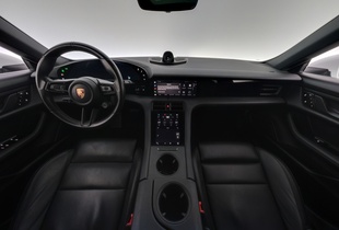Porsche Taycan vaihtoauto
