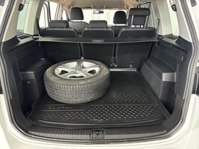 Volkswagen Touran vaihtoauto