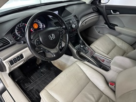 Honda Accord vaihtoauto