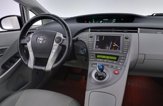Toyota Prius PHEV vaihtoauto