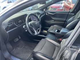 Tesla Model S vaihtoauto