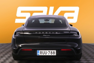 Porsche Taycan vaihtoauto