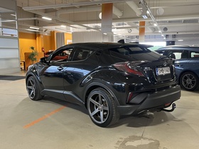 Toyota C-HR vaihtoauto