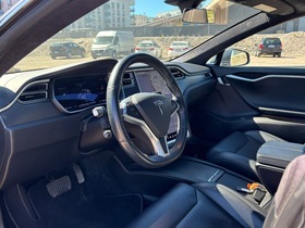 Tesla Model S vaihtoauto