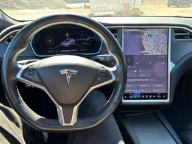 Tesla Model S vaihtoauto