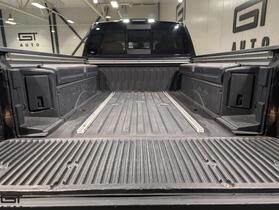 Nissan Titan vaihtoauto