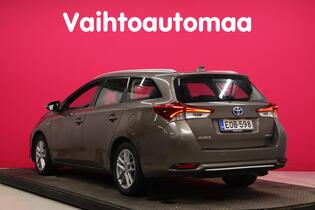 Toyota Auris vaihtoauto