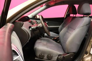 Nissan Primera vaihtoauto