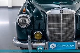 Mercedes-Benz 220 vaihtoauto