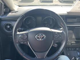 Toyota Auris vaihtoauto