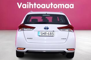 Toyota Auris vaihtoauto