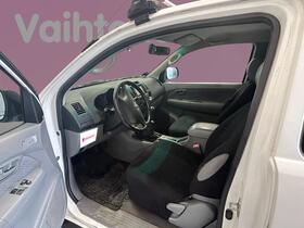 Toyota Hilux vaihtoauto