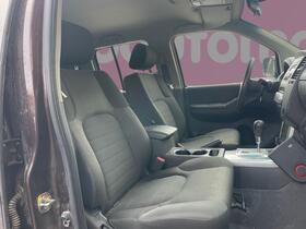 Nissan Navara vaihtoauto
