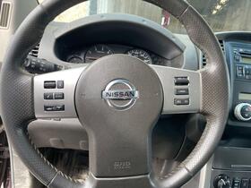 Nissan Navara vaihtoauto