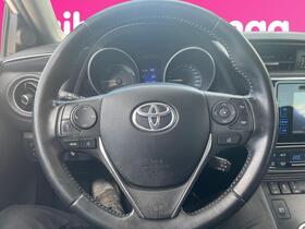 Toyota Auris vaihtoauto